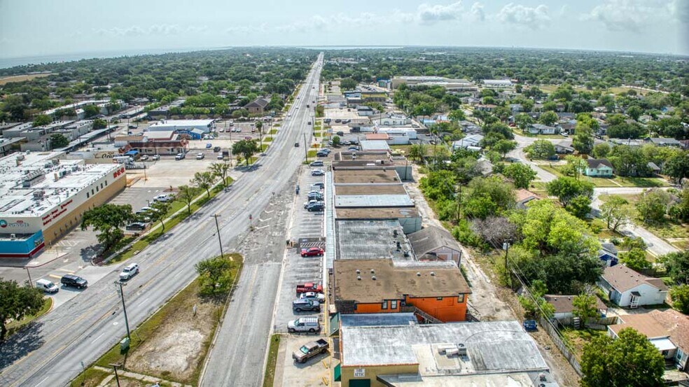 More Photos Of 4321-4343 S Alameda St, Corpus Christi Storefront For Sale