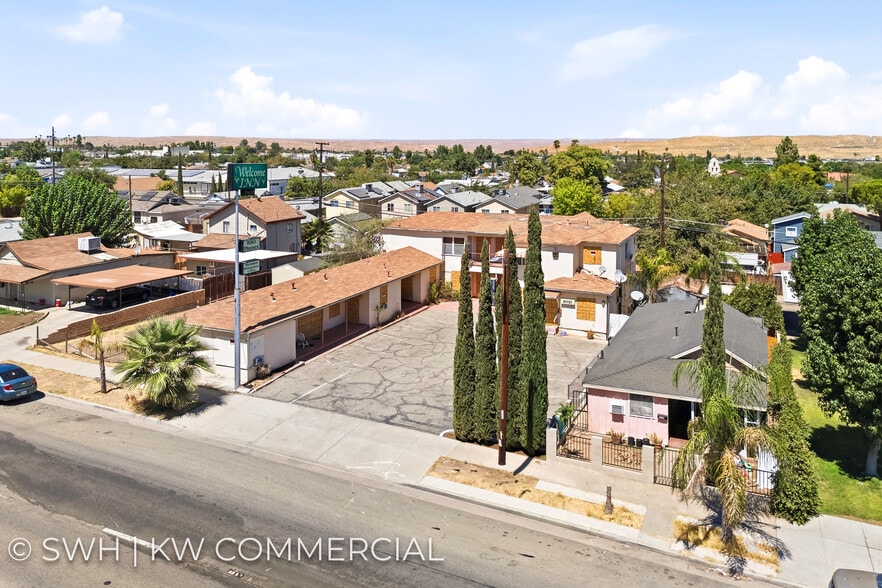 More Photos Of 130 Kern St, Taft Hotel For Sale