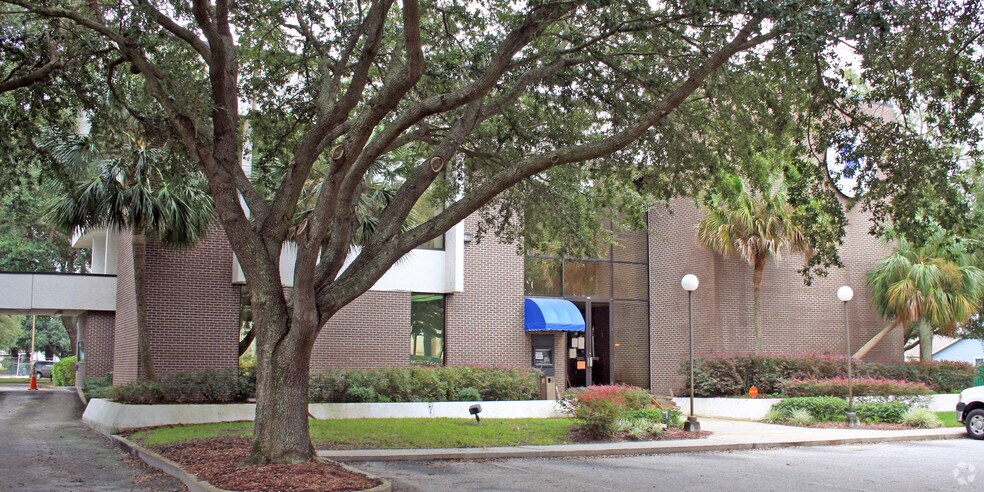 Primary Photo Of 101 Scholars Way, Jacksonville Bank For Lease