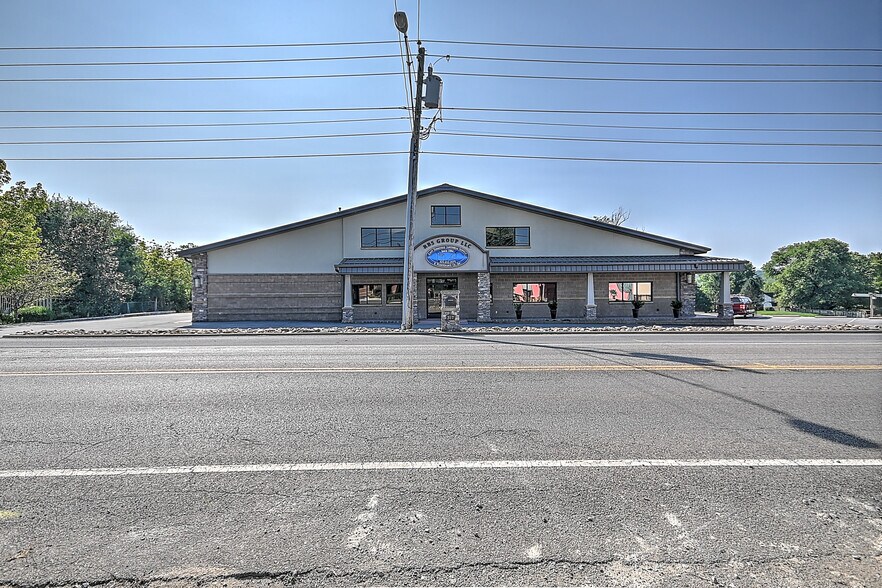 More Photos Of 317 Bluff City Hwy, Bristol Flex For Sale