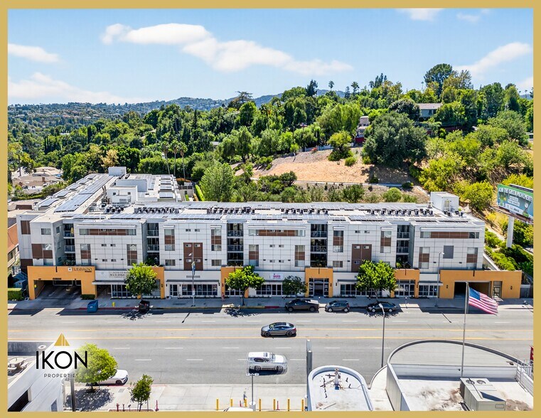 Primary Photo Of 16710 Ventura Blvd, Encino Apartments For Lease