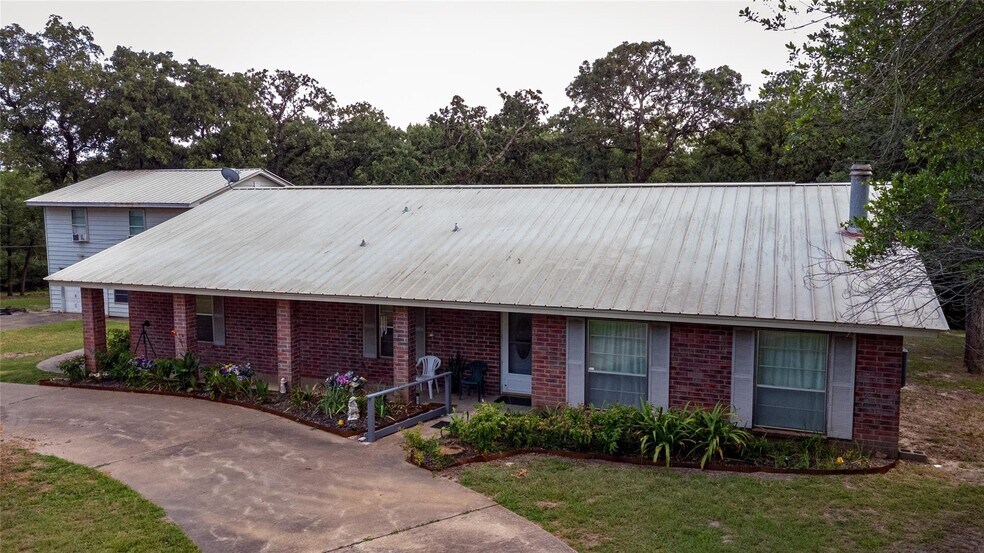 More Photos Of 1213 Lakeland Loop, Hilltop Lakes Specialty For Sale