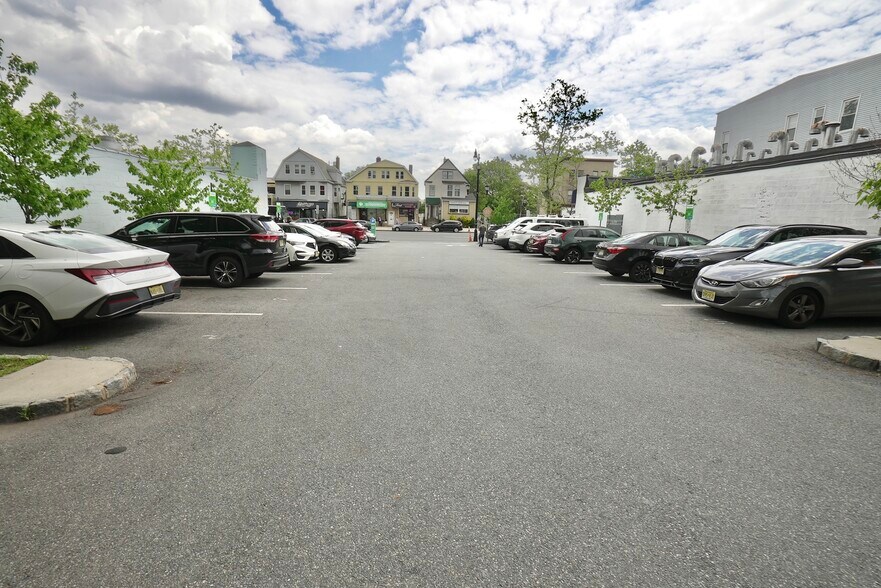 More Photos Of 137-145 Washington Ave, Belleville Unknown For Lease