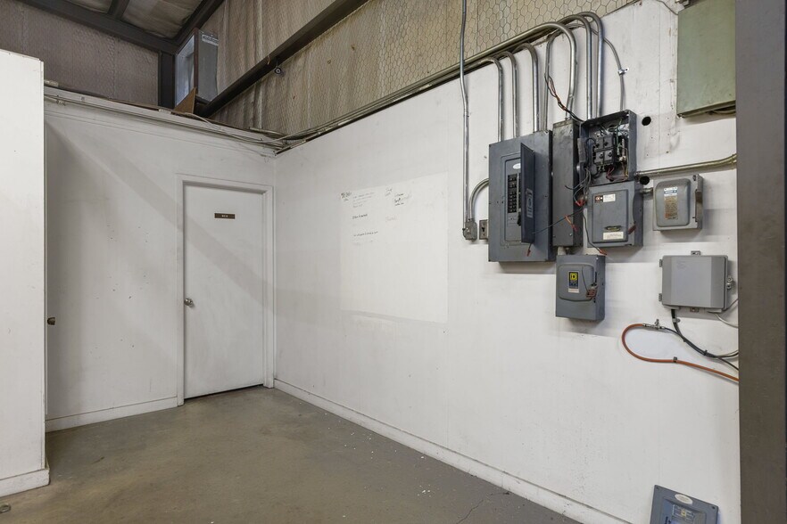 More Photos Of 4200 Henry S Grace Fwy, Wichita Falls Office For Lease