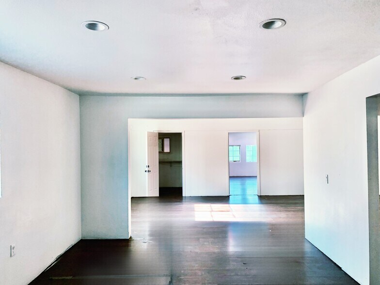 More Photos Of 3520 W Slauson Ave, Los Angeles Daycare Center For Lease