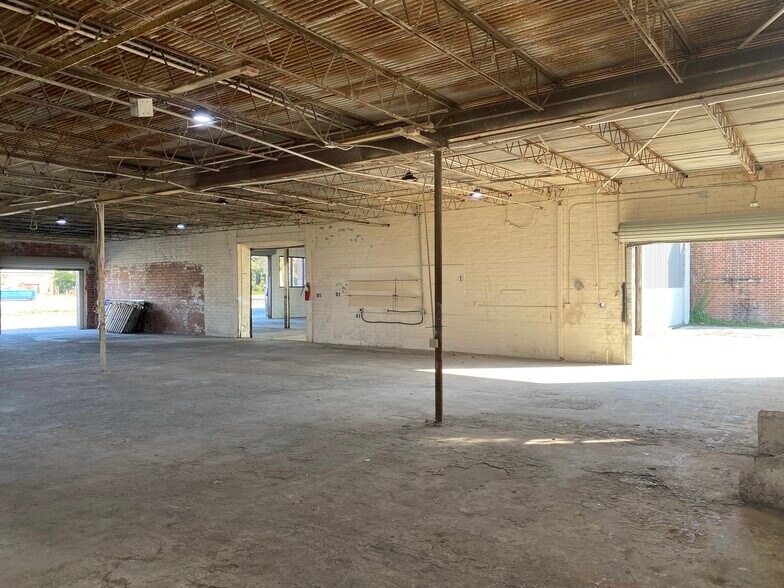 More Photos Of 426 N Myrtle Ave, Jacksonville Warehouse For Lease