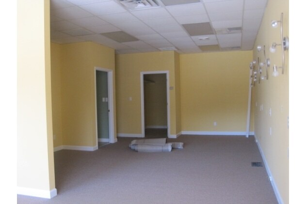 More Photos Of 512-520 Erwin Rd, Dunn General Retail For Lease