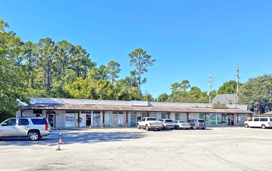 Primary Photo Of 12019-12035 Misty Valley, Houston Freestanding For Sale