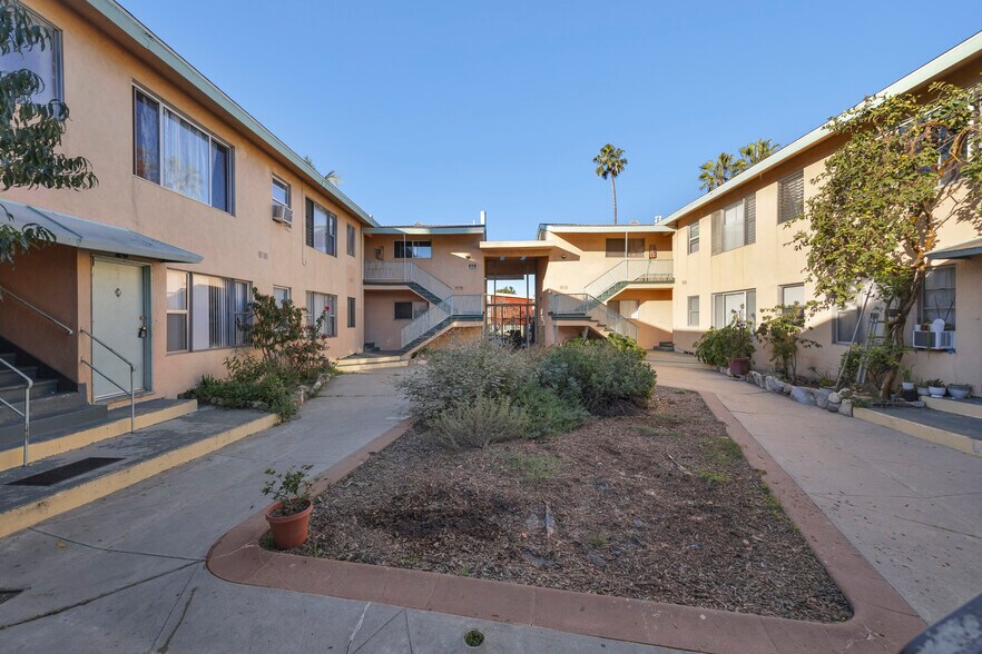 More Photos Of 4906 August St, Los Angeles Apartments For Sale