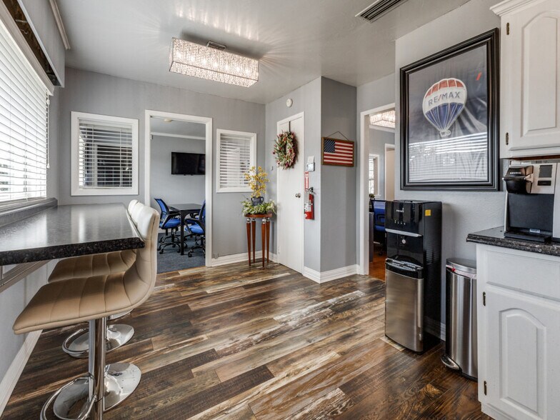 More Photos Of 101 E Us-80 Hwy, Forney Freestanding For Sale