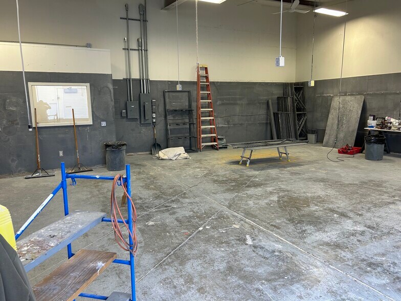 More Photos Of 1 New Industrial Way, Warren Showroom For Lease