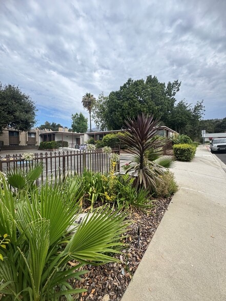 More Photos Of 814 W Foothill Blvd, Monrovia Medical For Sale