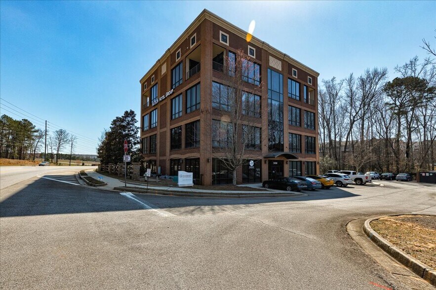 More Photos Of 2030 Avalon Pky, McDonough Office For Sale