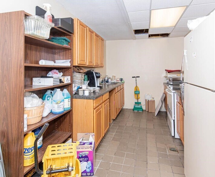 More Photos Of 1630 Commercial St, Warsaw Restaurant For Sale