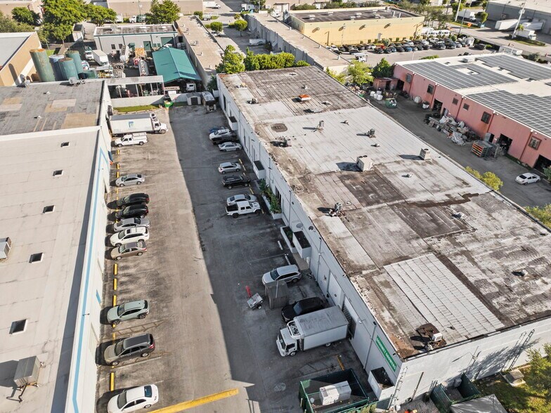More Photos Of 8449-8459 NW 66th St, Miami Warehouse For Lease