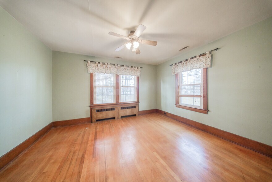 More Photos Of 1601 E State Route 72, Rolla Specialty For Sale