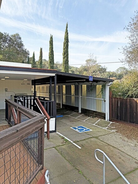 More Photos Of 21249 Geyserville Ave, Geyserville Freestanding For Lease