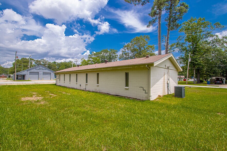 More Photos Of 201 SW 3rd St, Bryant Religious Facility For Sale