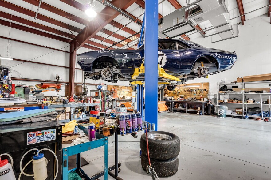 More Photos Of 3709 Interstate Park Rd S, Riviera Beach Light Manufacturing For Sale