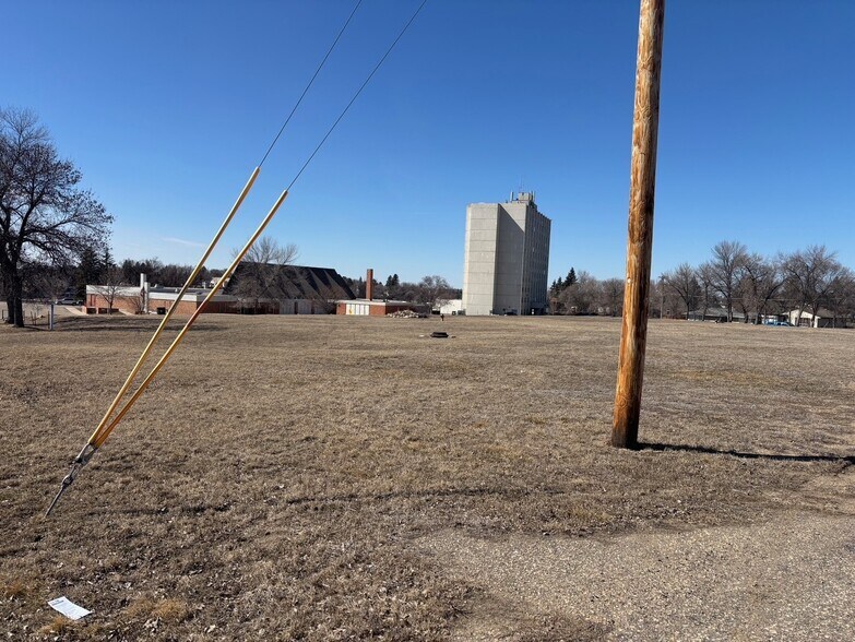 More Photos Of 1001 2nd St SE, Minot Land For Sale