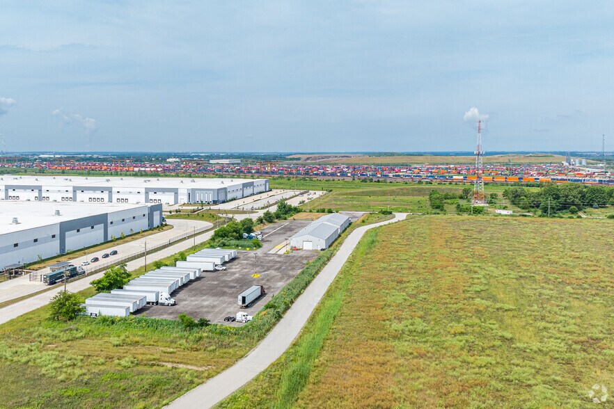 More Photos Of 2614 Brandon Rd, Joliet Warehouse For Lease