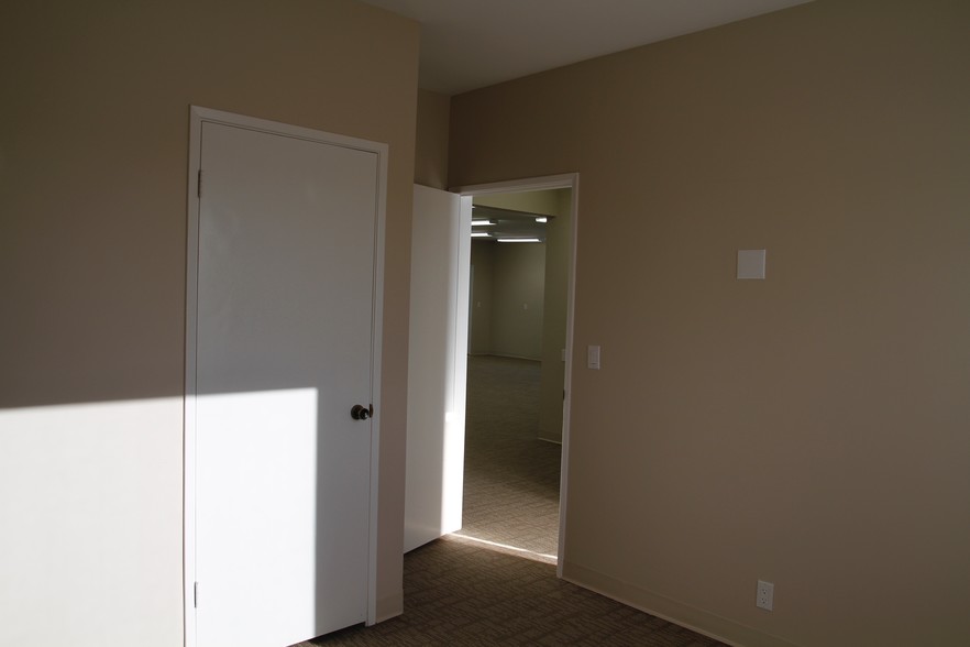 More Photos Of 22918 Crenshaw Blvd, Torrance Office For Lease