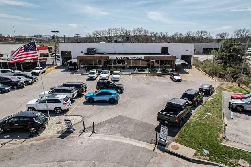 More Photos Of 2005-2007 W 103rd Ter, Leawood Service For Sale