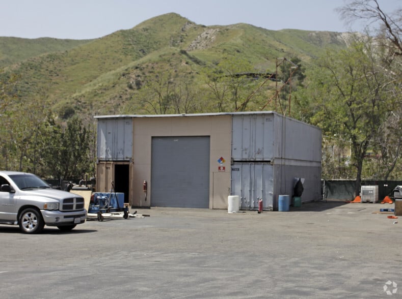 More Photos Of 16805 Sierra Hwy, Canyon Country Warehouse For Sale