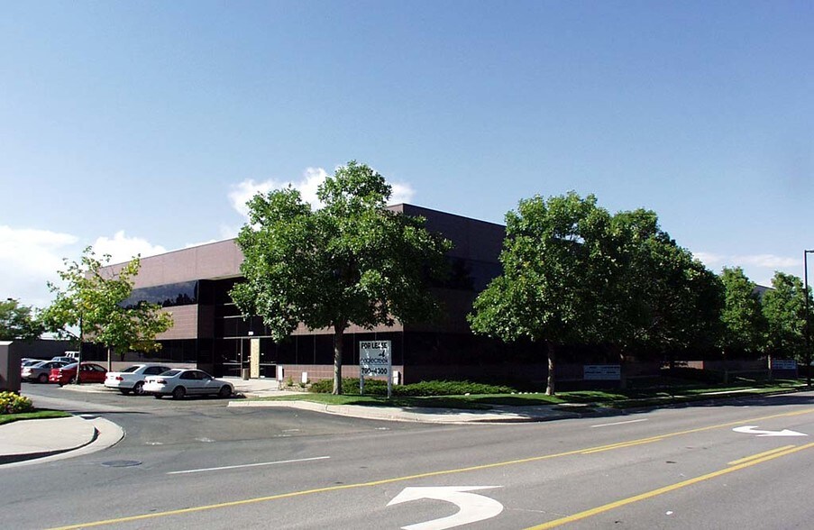 More Photos Of 2121 S Blackhawk St, Aurora Office For Lease