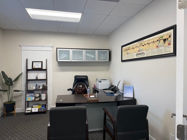 More Photos Of 935 Main St, Safety Harbor Office For Lease