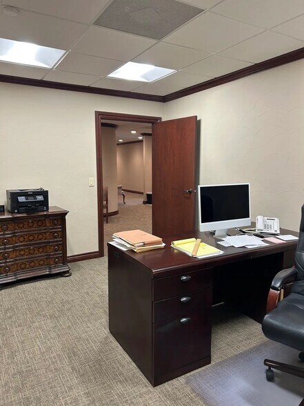 More Photos Of 3829 N Classen Blvd, Oklahoma City Office For Lease