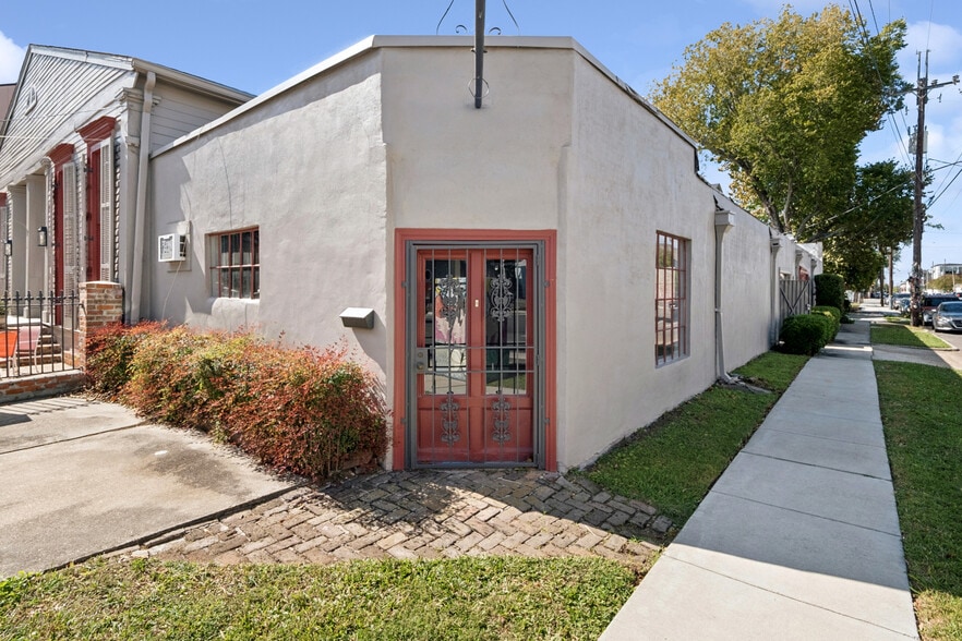 More Photos Of 1501 Prytania St, New Orleans Freestanding For Lease