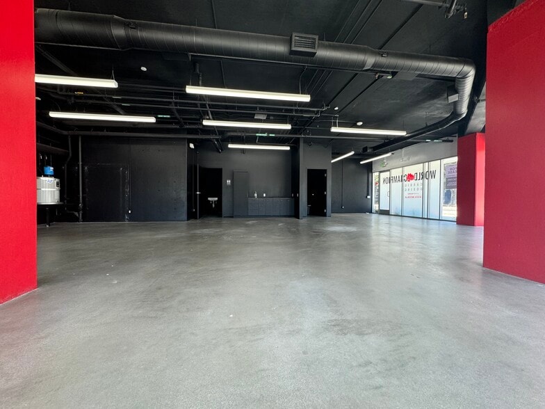 More Photos Of 11700 W Magnolia Blvd, Valley Village Apartments For Sale