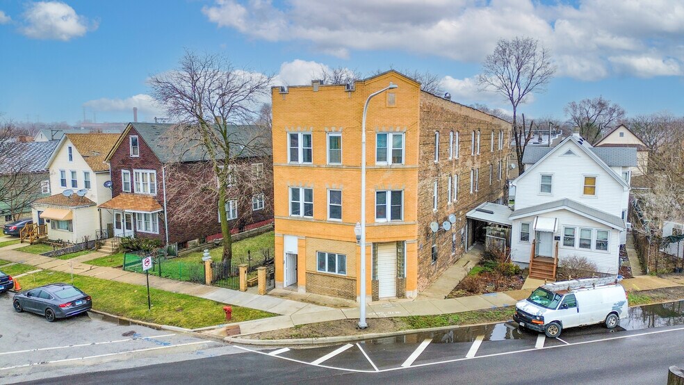 More Photos Of , Chicago Multifamily For Sale