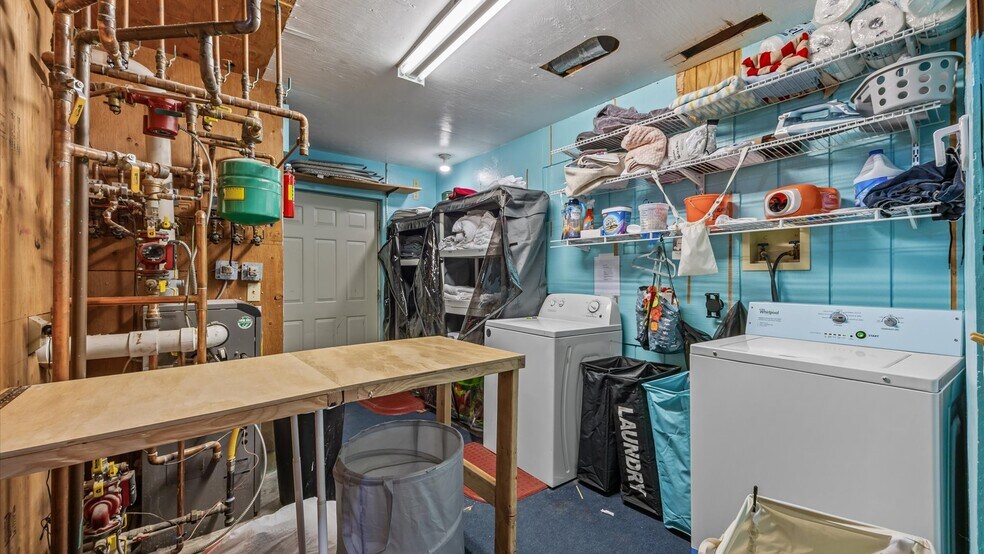 More Photos Of 118 6TH Ave, Ouray Hotel For Sale