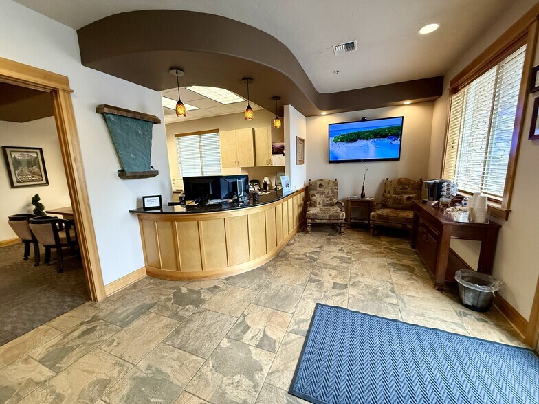 More Photos Of 1569 SW Nancy Way, Bend Medical For Lease