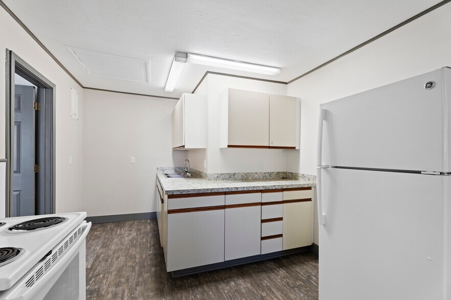 More Photos Of 300 Range St, Marshall Multifamily For Sale