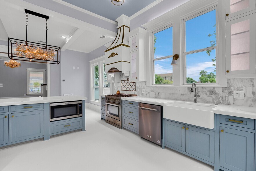 More Photos Of 511 S Travis St, Sherman Office For Sale