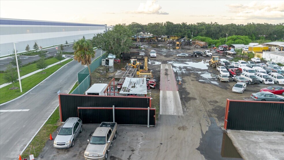 More Photos Of 5404 24th Ave S, Tampa Auto Salvage Facility For Sale