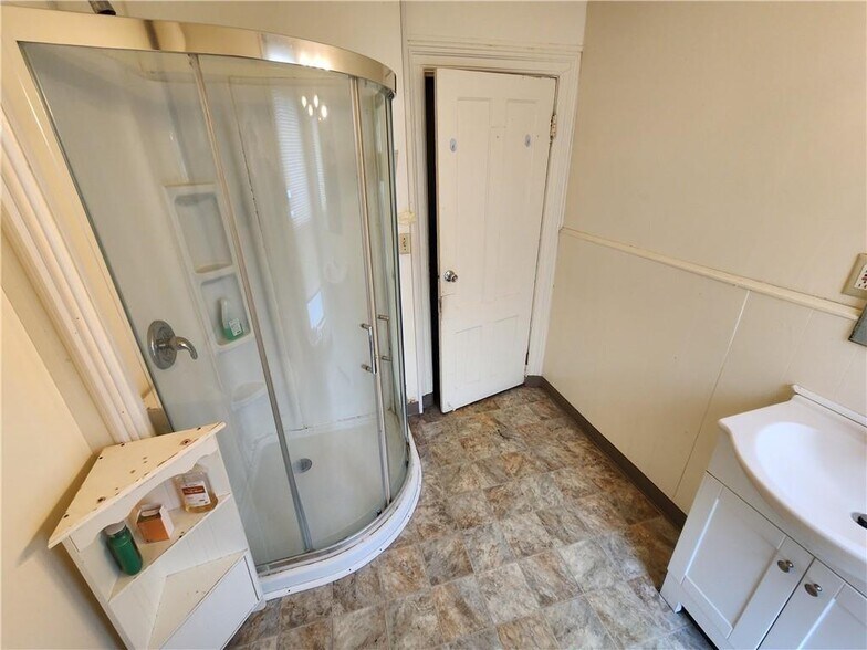 More Photos Of 43 Chapel St, Mount Morris Apartments For Sale