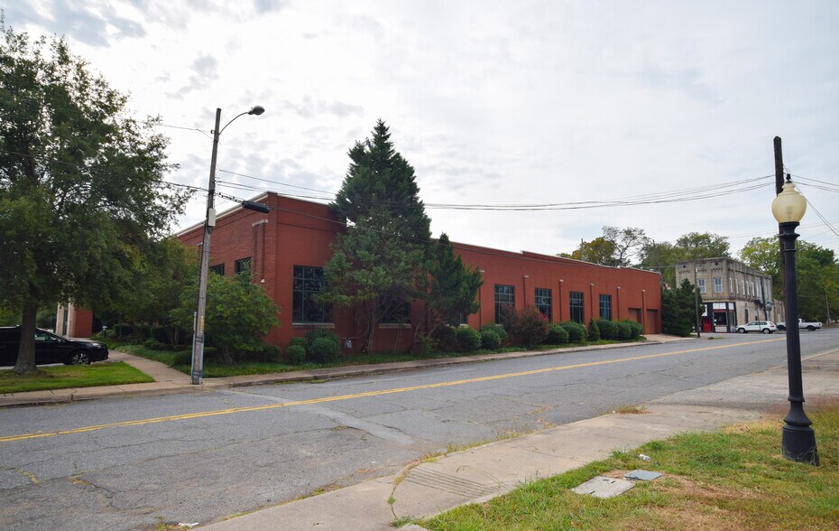 More Photos Of 1001 La Harpe Blvd, Little Rock Office For Sale