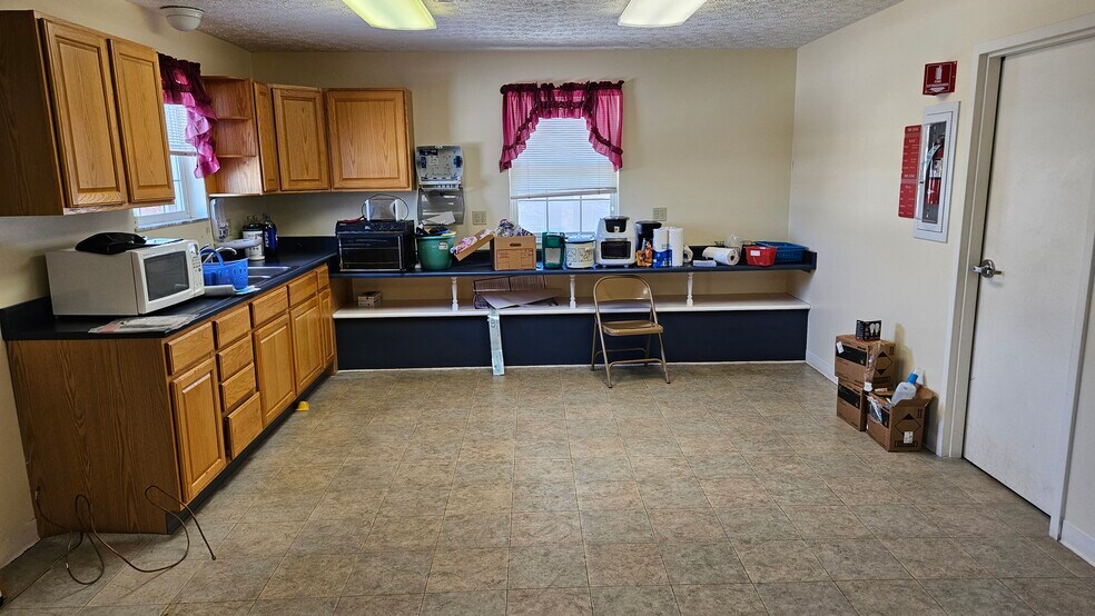 More Photos Of 4 Chateau Ln, Barboursville Medical For Sale