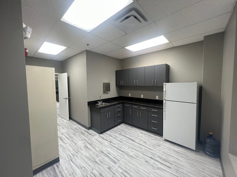 More Photos Of 4260 Glendale Milford Rd, Blue Ash Medical For Lease
