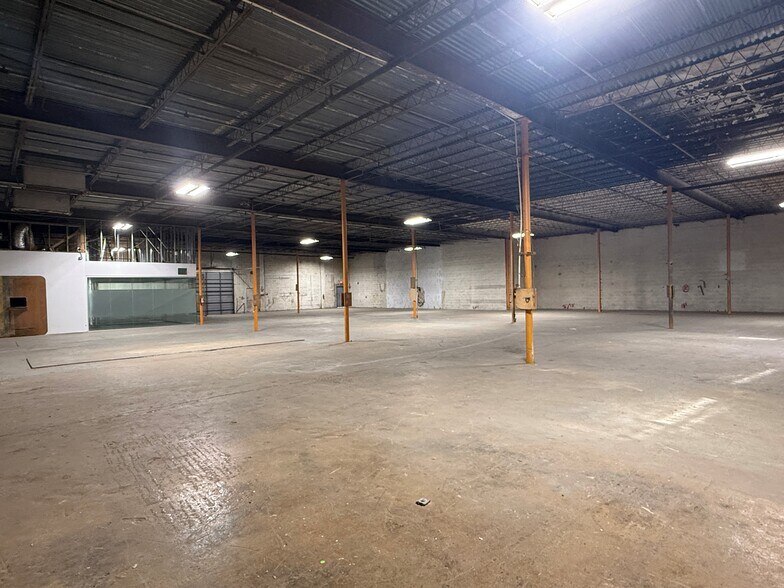 More Photos Of 5150 NW 37th Ave, Miami Warehouse For Lease