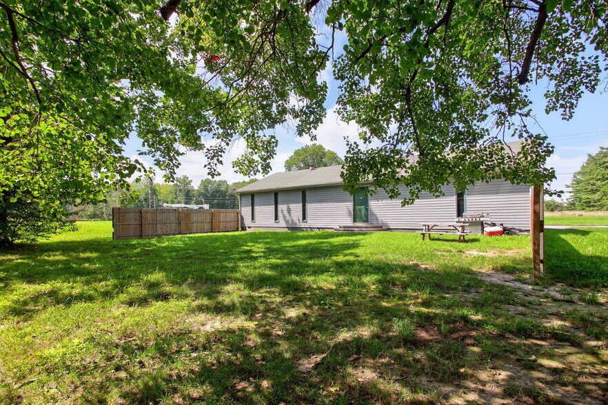 More Photos Of 102 Industrial Blvd, Toano Office For Sale