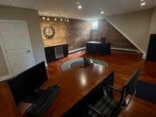 More Photos Of 250 Wood St, Doylestown Freestanding For Lease