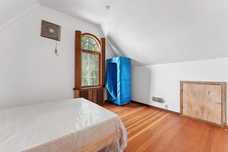 More Photos Of 1254 E 12th St, Oakland Apartments For Sale