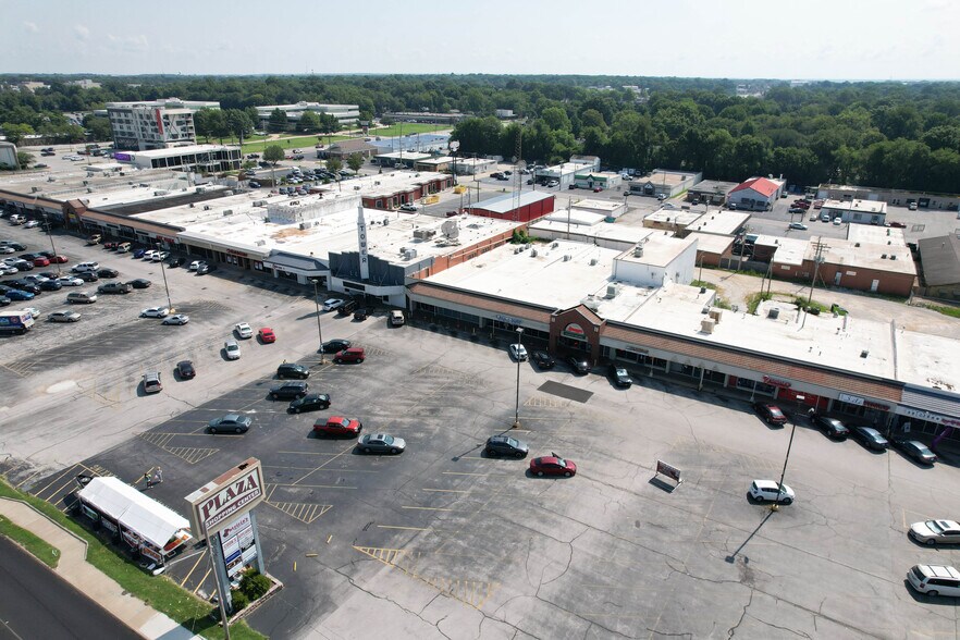 More Photos Of 1800-1950 S Glenstone Ave, Springfield Unknown For Lease