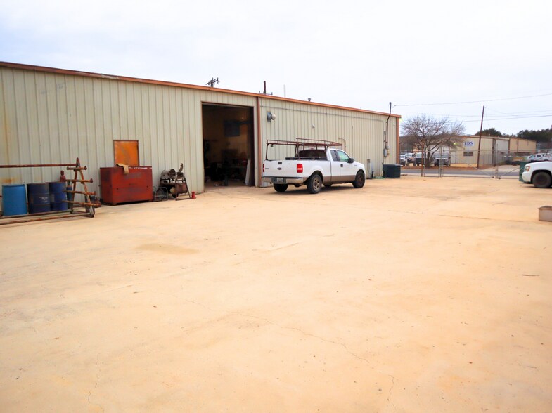 More Photos Of 9238 Converse Business Ln, Converse Service For Sale