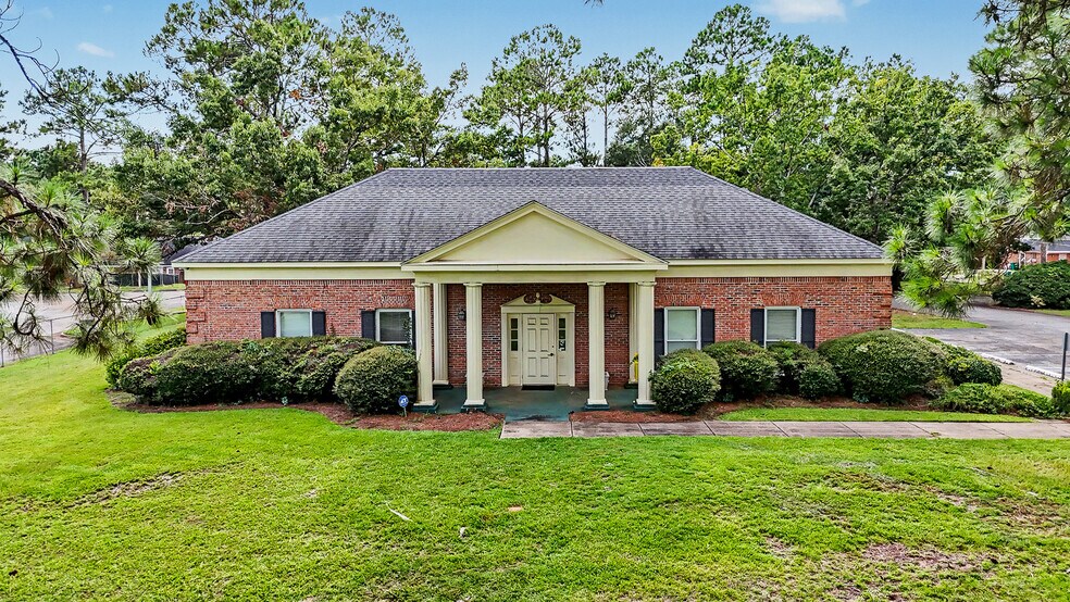 Primary Photo Of 127 N Westover Blvd, Albany Office For Sale